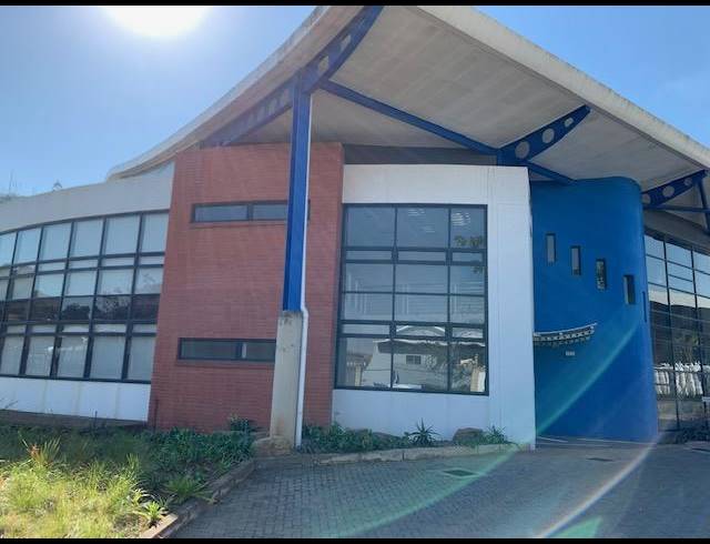 909M² WAREHOUSE FOR SALE IN MAXMEAD